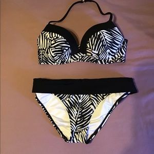 Victoria’s Secret Bikini Set - NWOT - Black & White Palm Print